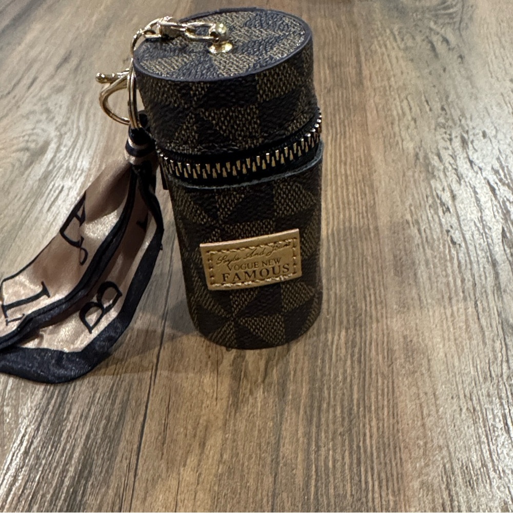 Checkered Cylinder Keychain with Scarf Accent